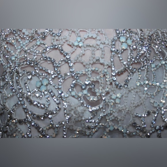 Hayley Paige Dori Wedding Dress - Picture 4 of 14